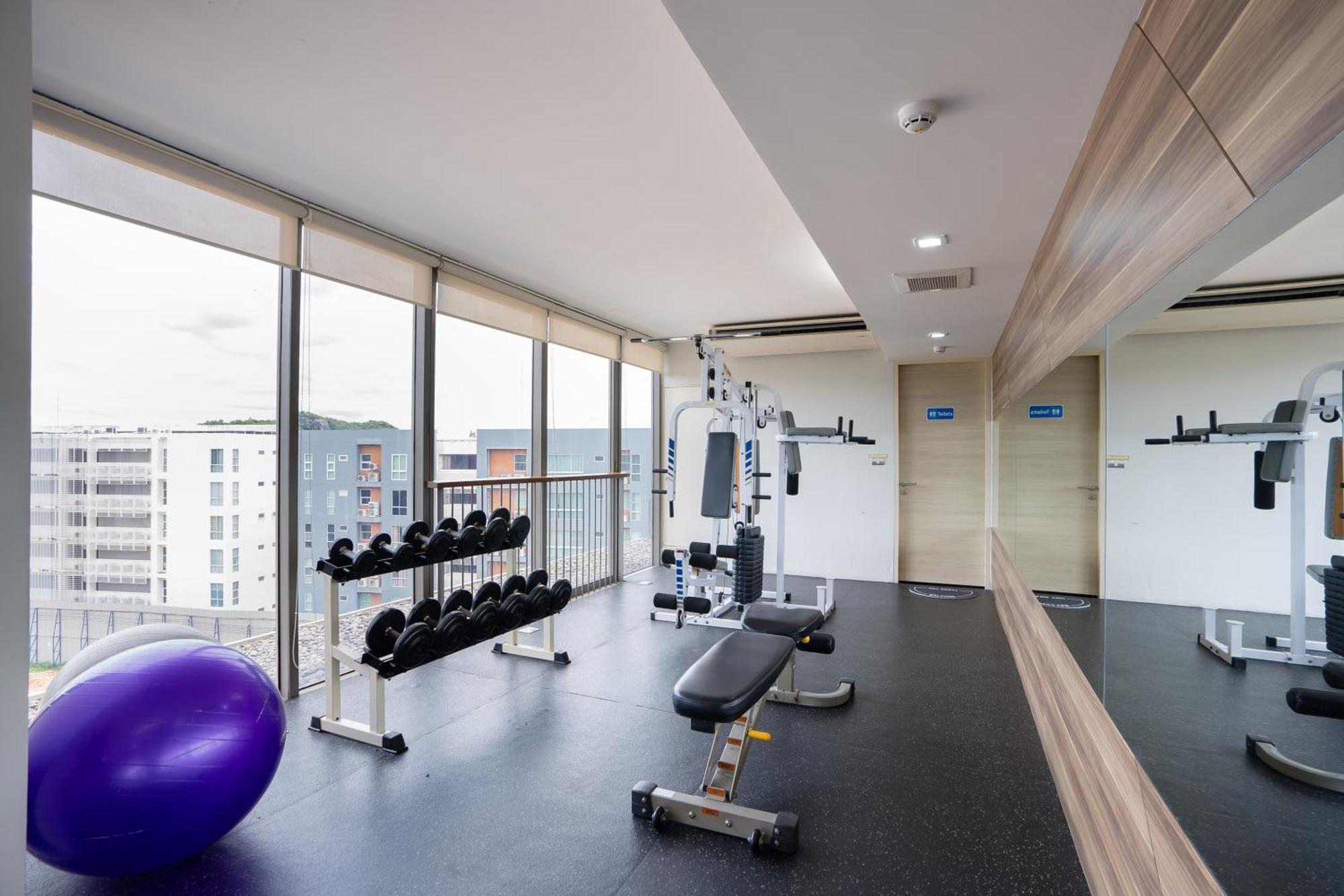 Beachside Chic Coastal Hideaway With Pool, Gym & View * Hua Hin