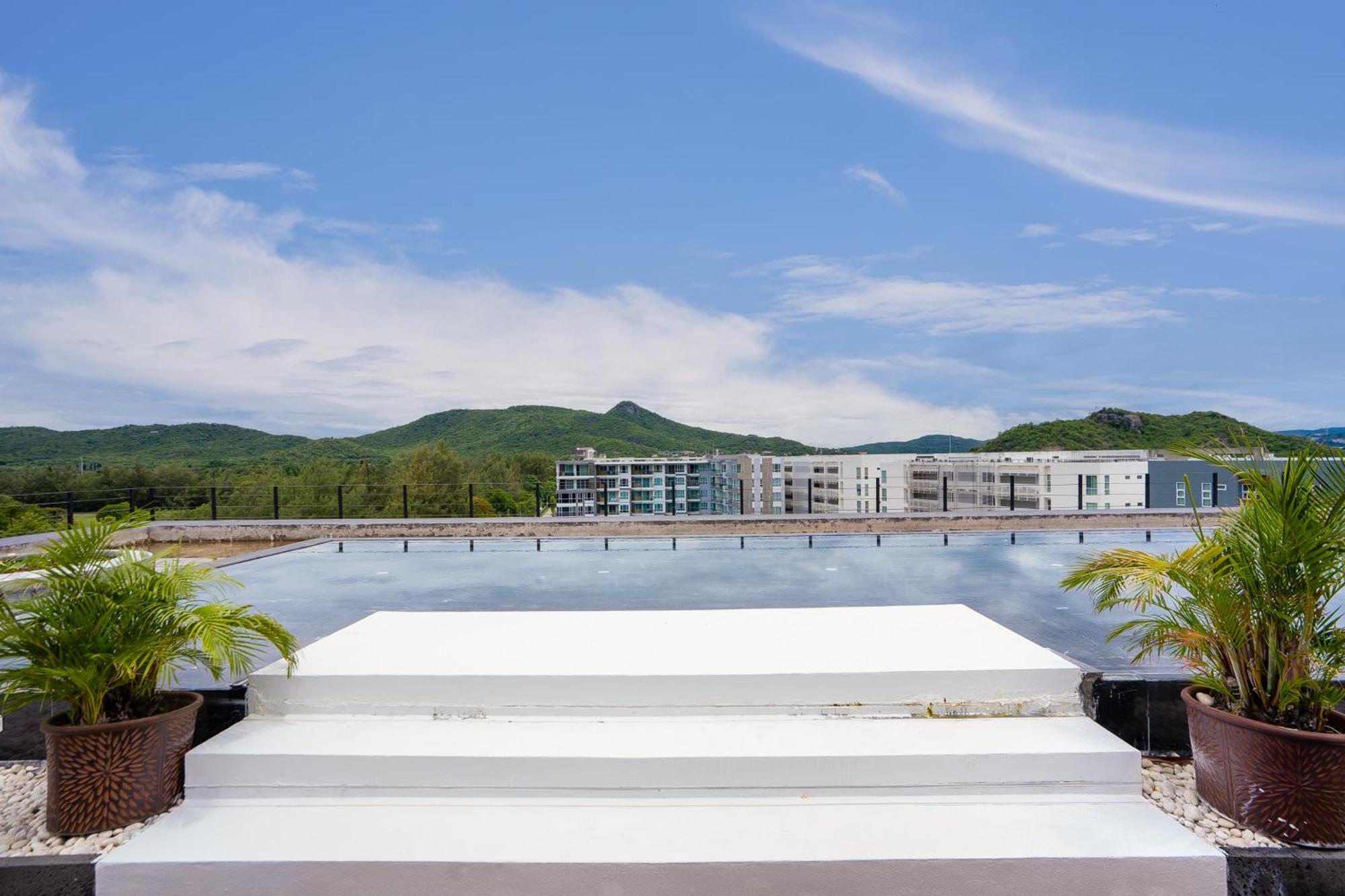 Beachside Chic Coastal Hideaway With Pool, Gym & View Apartment *