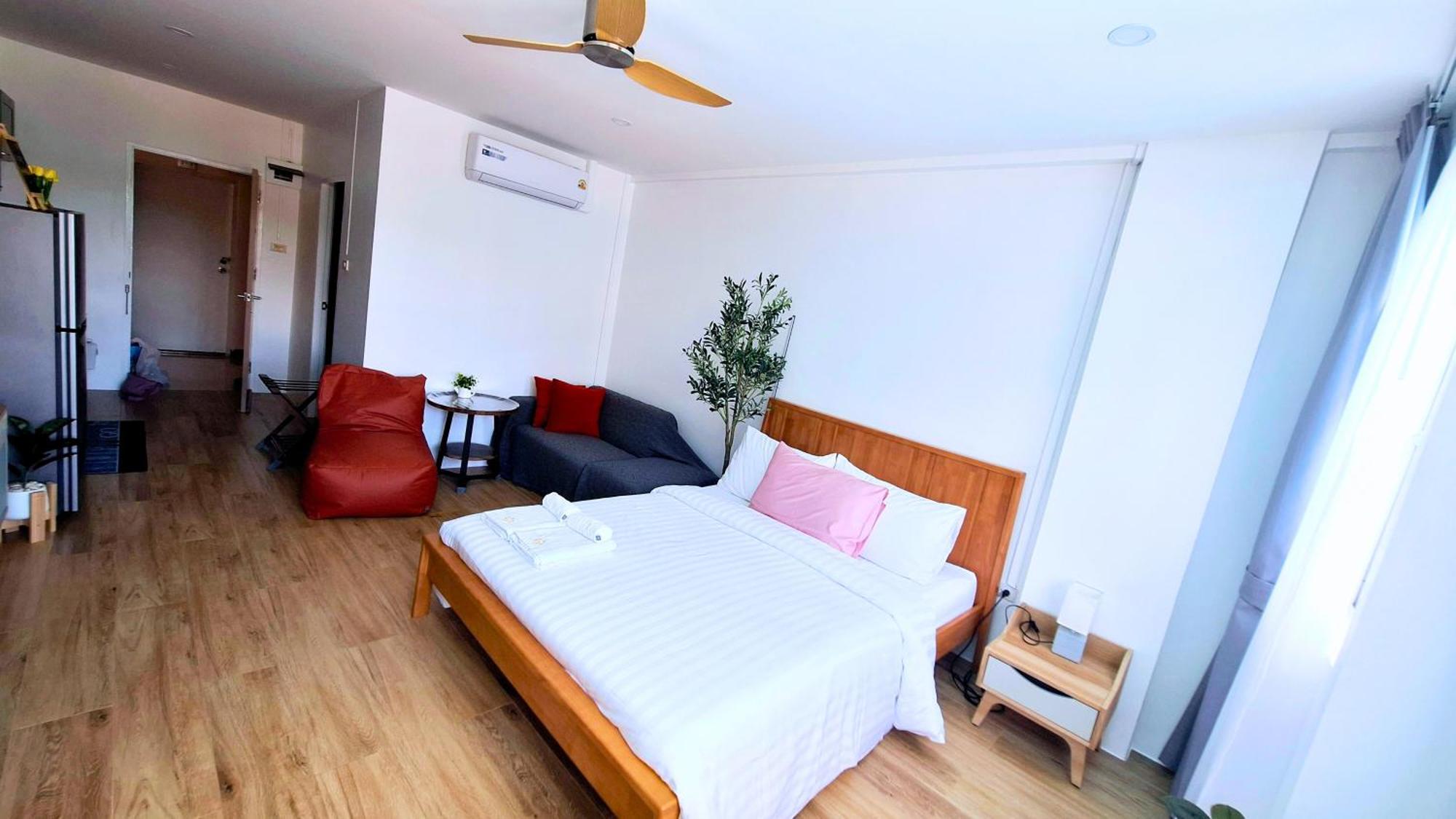 Sport Hua Hin, With Pool View And Kitchenette Apartment