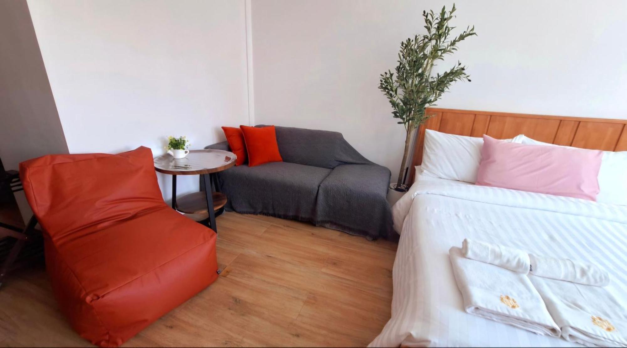 Apartment Sport Hua Hin, With Pool View And Kitchenette