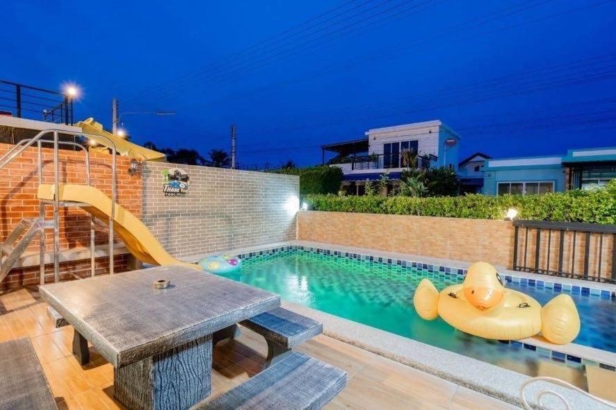 Thank Pool Villa *