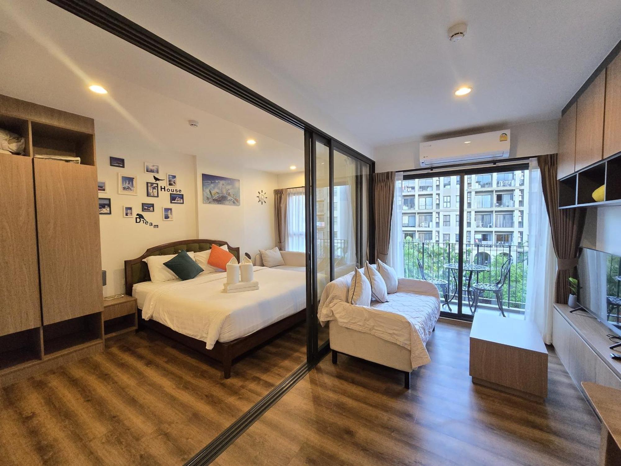 La Habana, Quiet And Well Located Condo Hua Hin