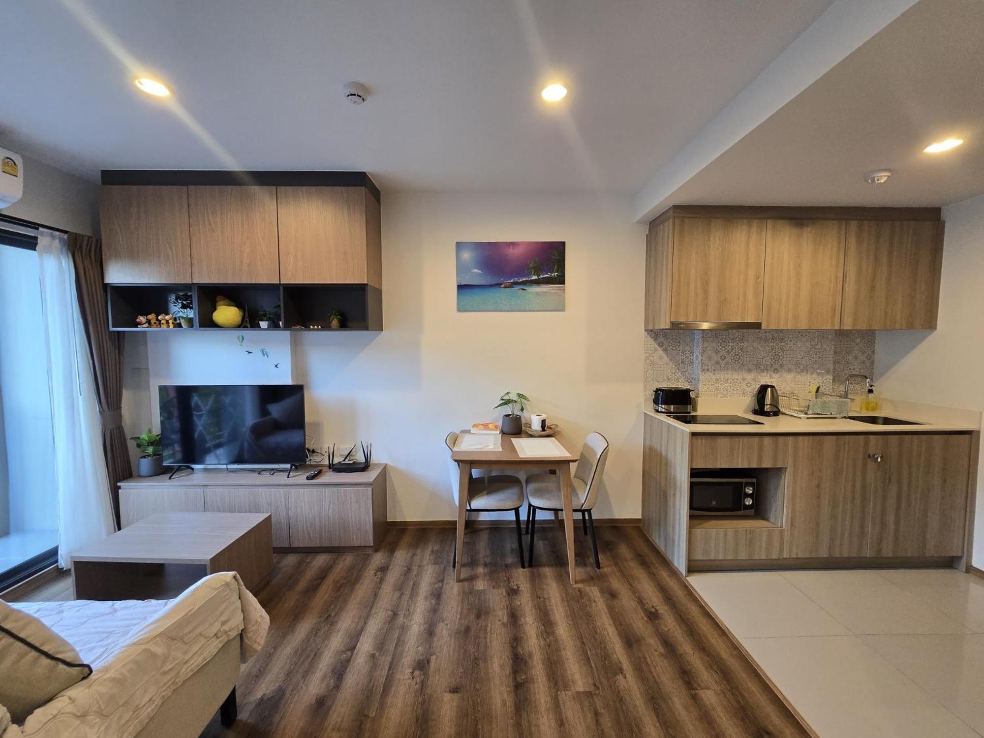 La Habana, Quiet And Well Located Condo * Hua Hin