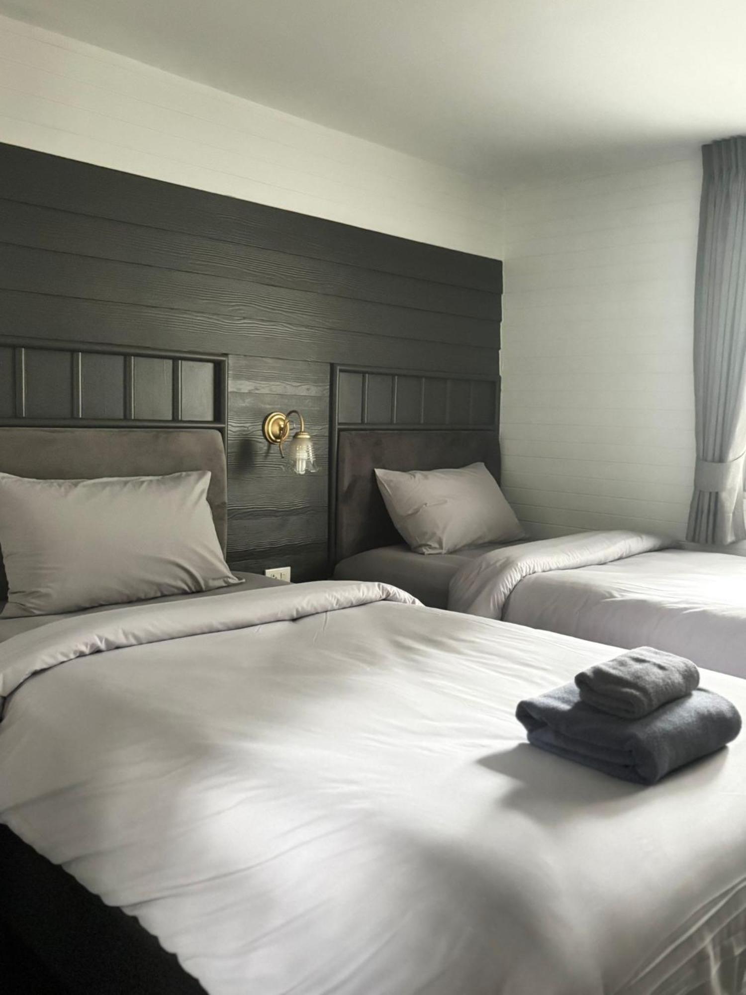 Luna Hut Hua Hin