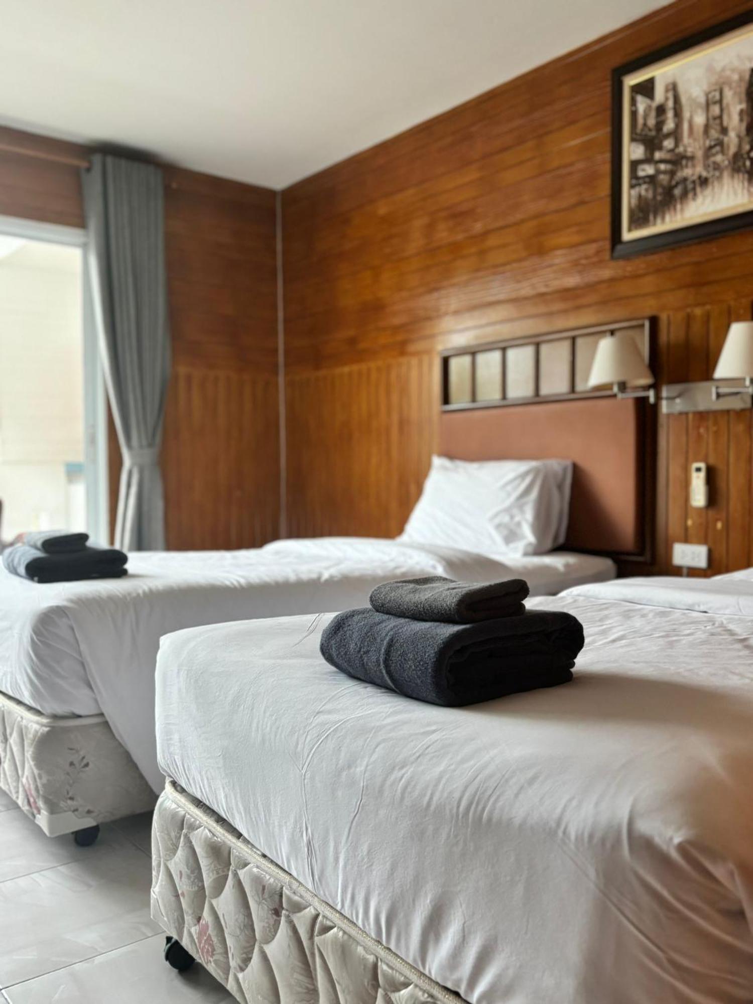 Luna Hut Resort 3*