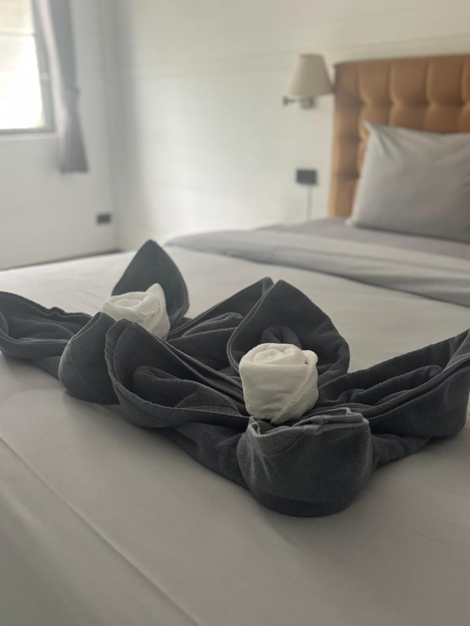 Luna Hut Resort 3*