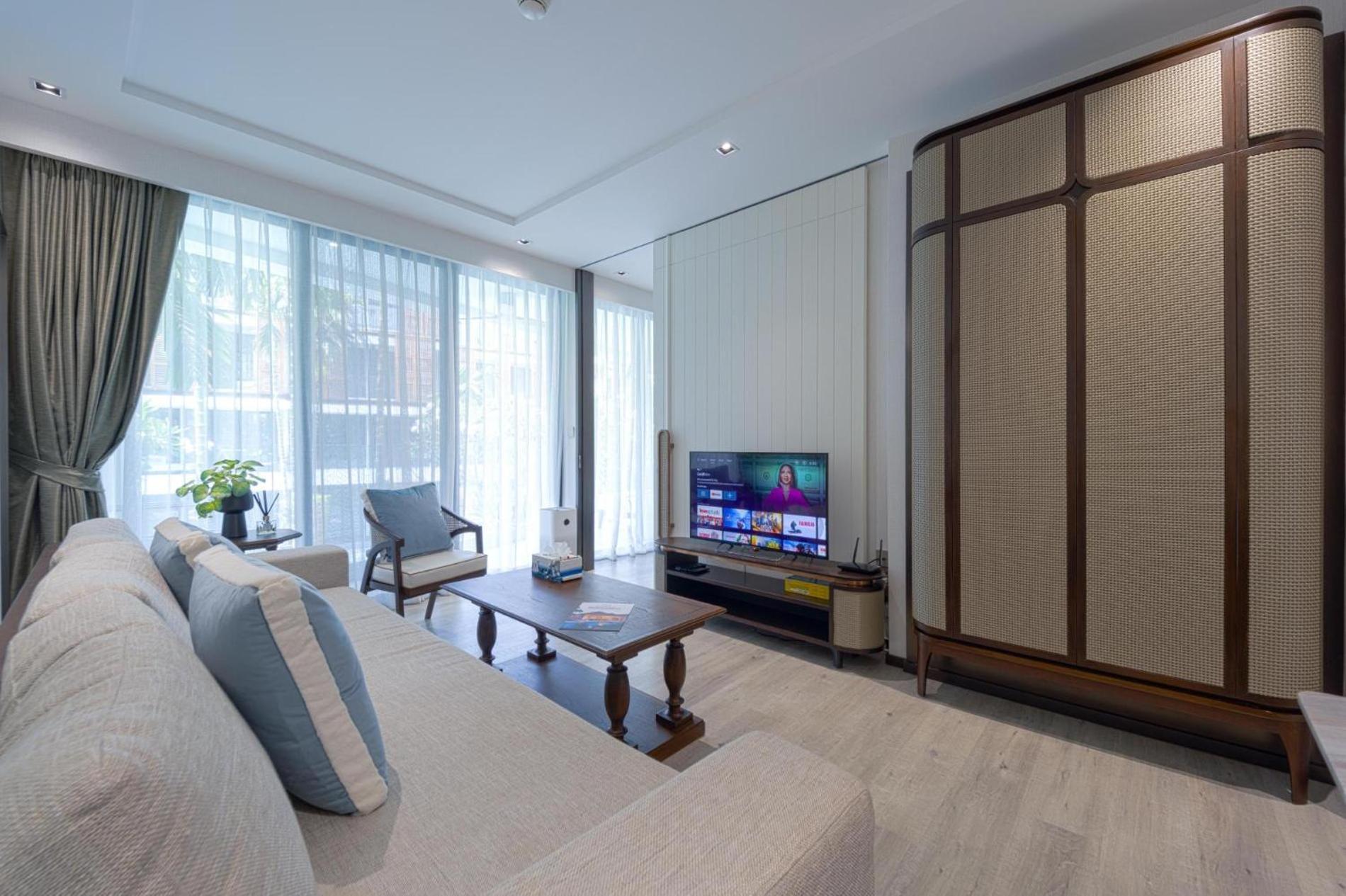 Intercontinental Residences 2 Bedroom - Ira Apartment