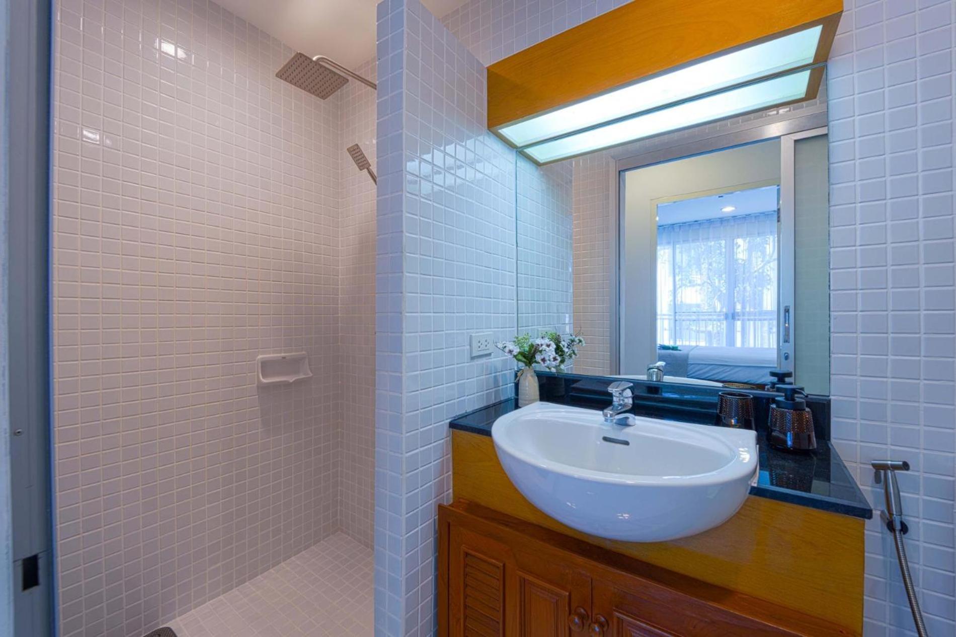 2 Bedroom In Prime Location Bsrs Hua Hin
