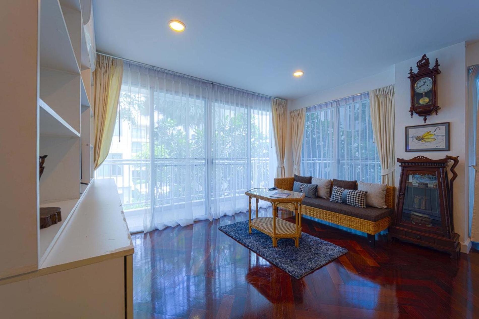 2 Bedroom In Prime Location Bsrs Apartment