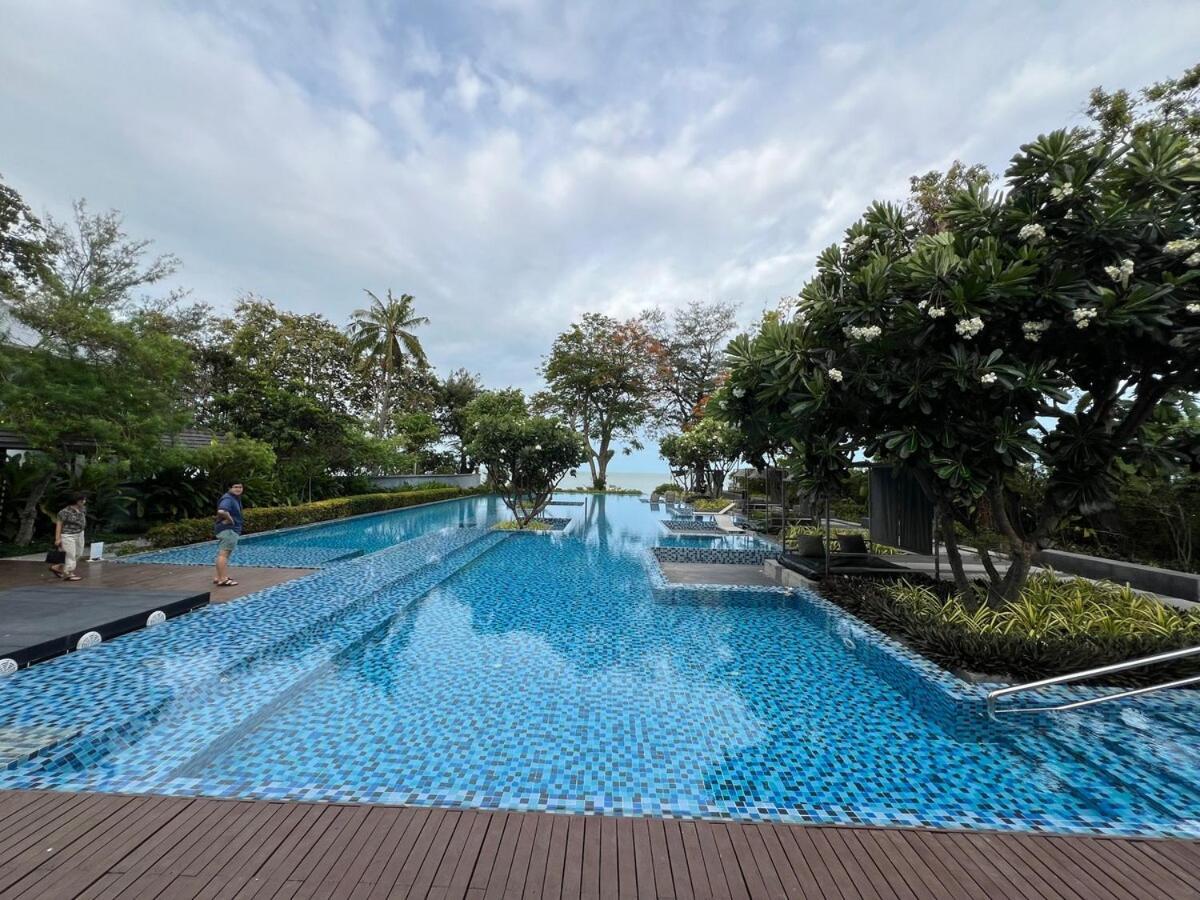 Relaxing Link To With Pool *