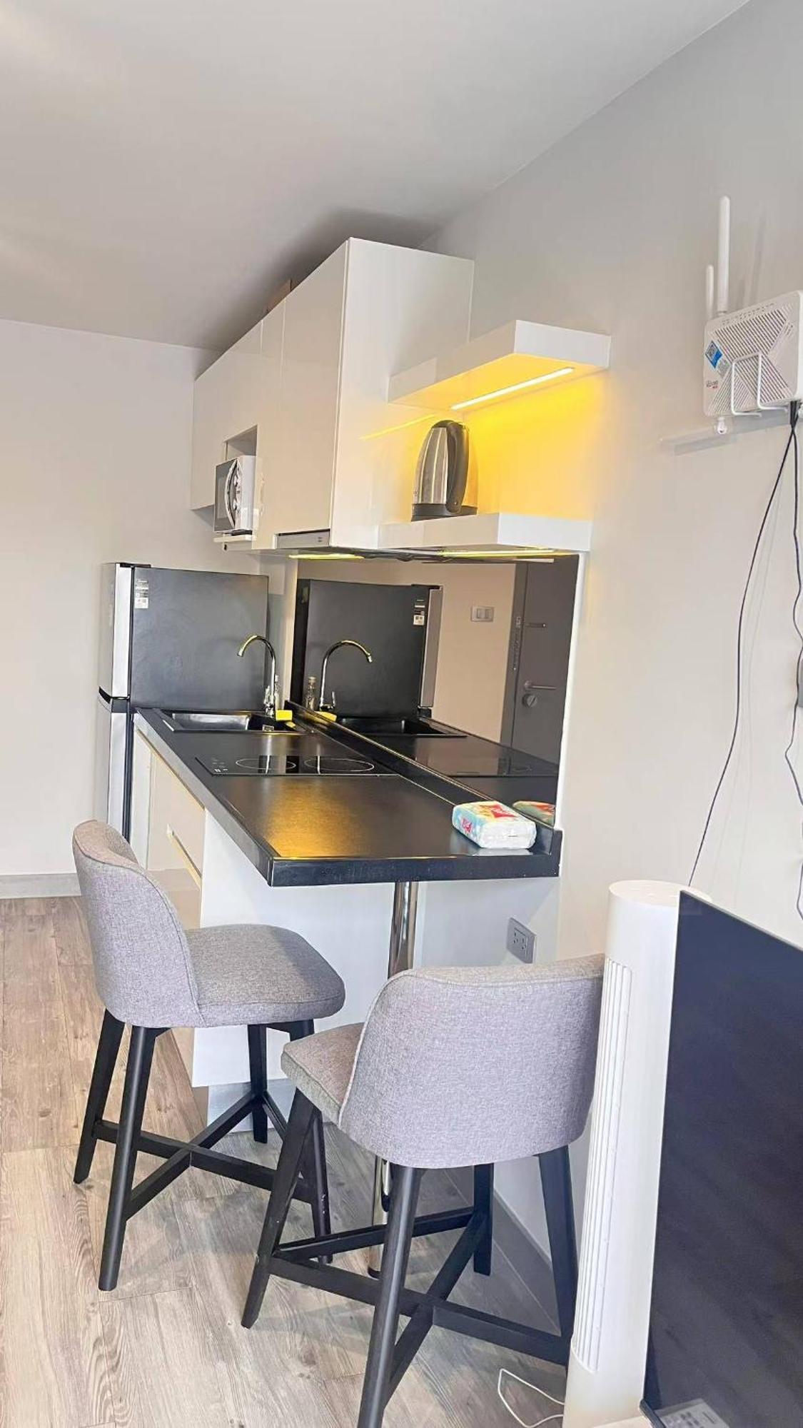 Apartment Cozy Spacious Near & Mall With Washing Machine & Smart Tv #a09 *
