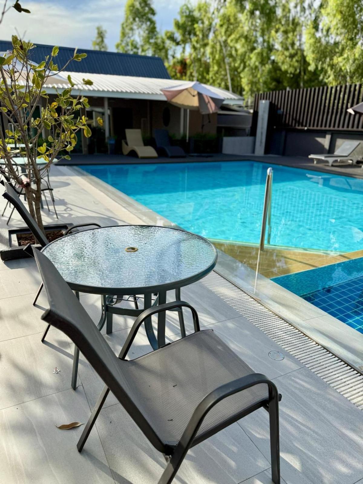 Luna Hut Resort 3*