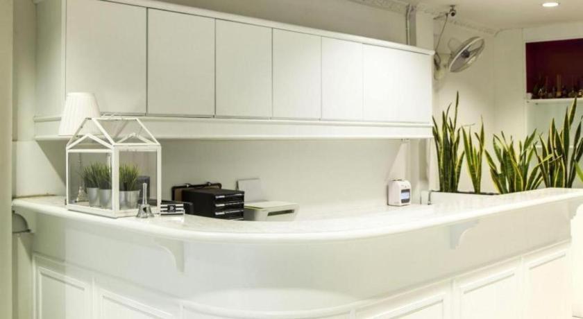 Khách sạn Crystal Hua Hin