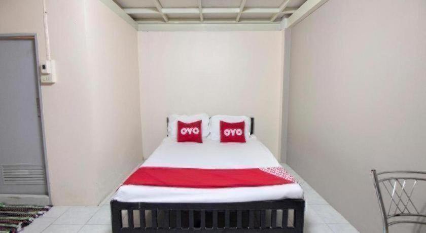 Oyo 75372 Flight Hut 2*