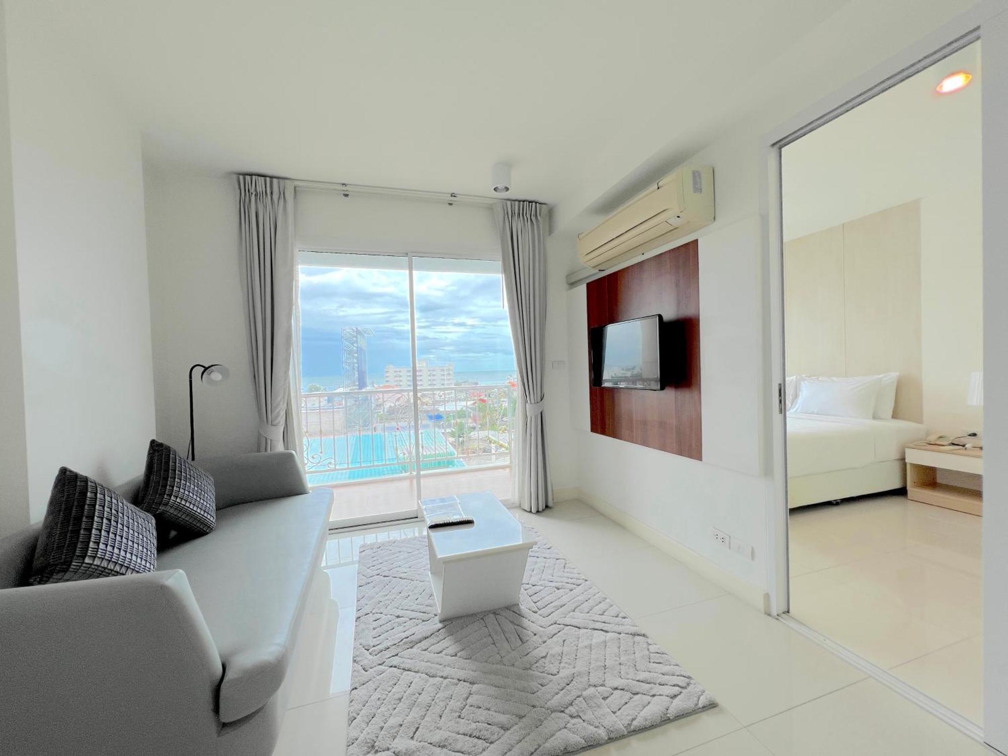 Royal Pavilion 4* Hua Hin