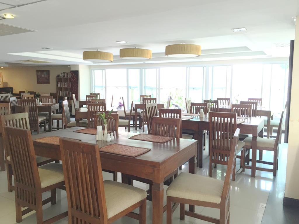Tanawit & Hotel