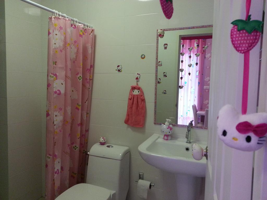 The Trust Kitty Apartment *