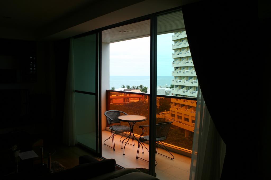 Beach Rocco Condominium * Hua Hin