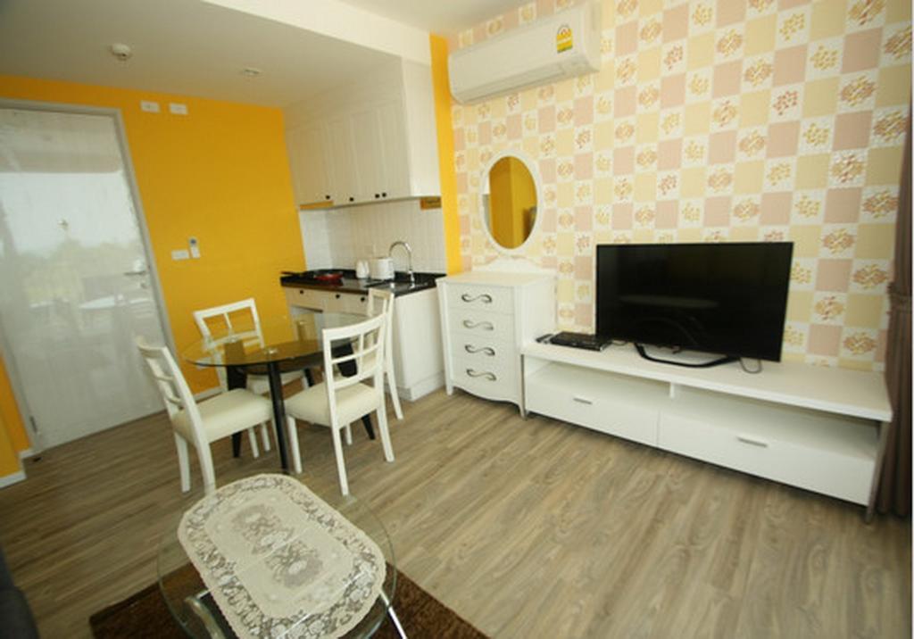 Apartment Summer By Sirirat