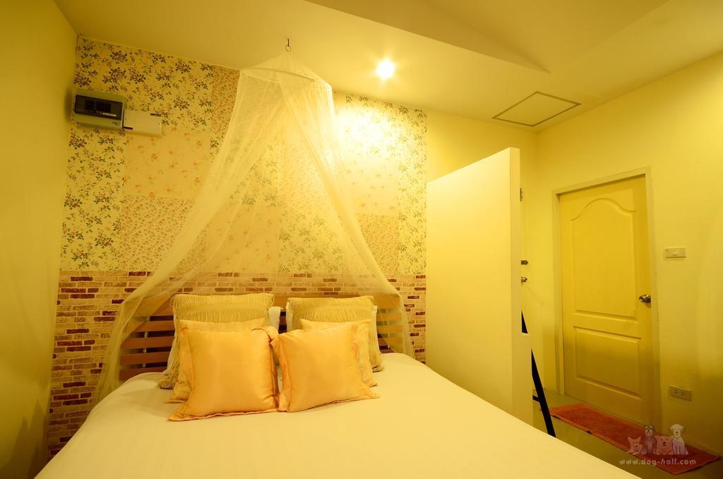 8 Hua Hin