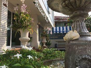 Hotel Baan Fahslalom Hua Hin