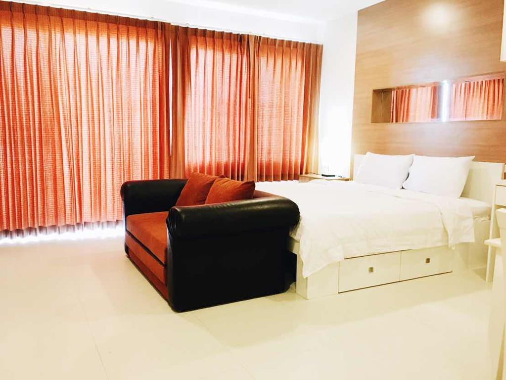 Apartment The Seacraze Hua-Hin By Montri C. Hua Hin