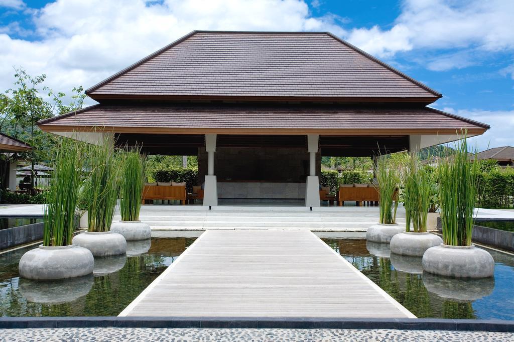 Resort Aka & HHQ