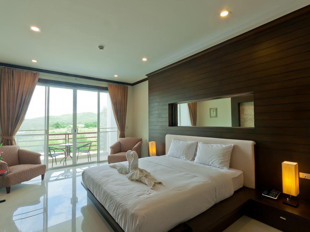 Tai-pan And Resort HHQ