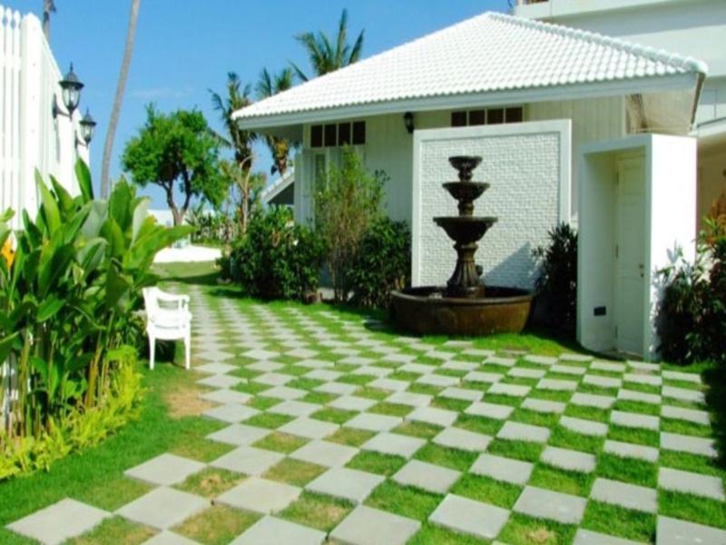 The Hen Resort