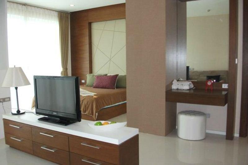 Resort Tai-pan And HHQ