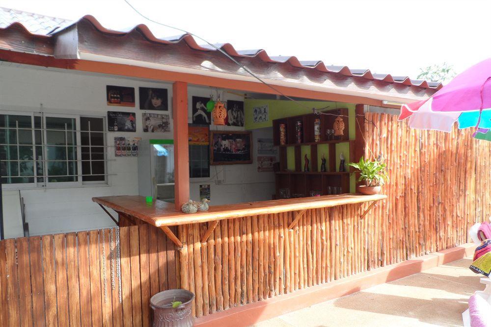 Baan Sabaaidee - Adult Friendly Hotel
