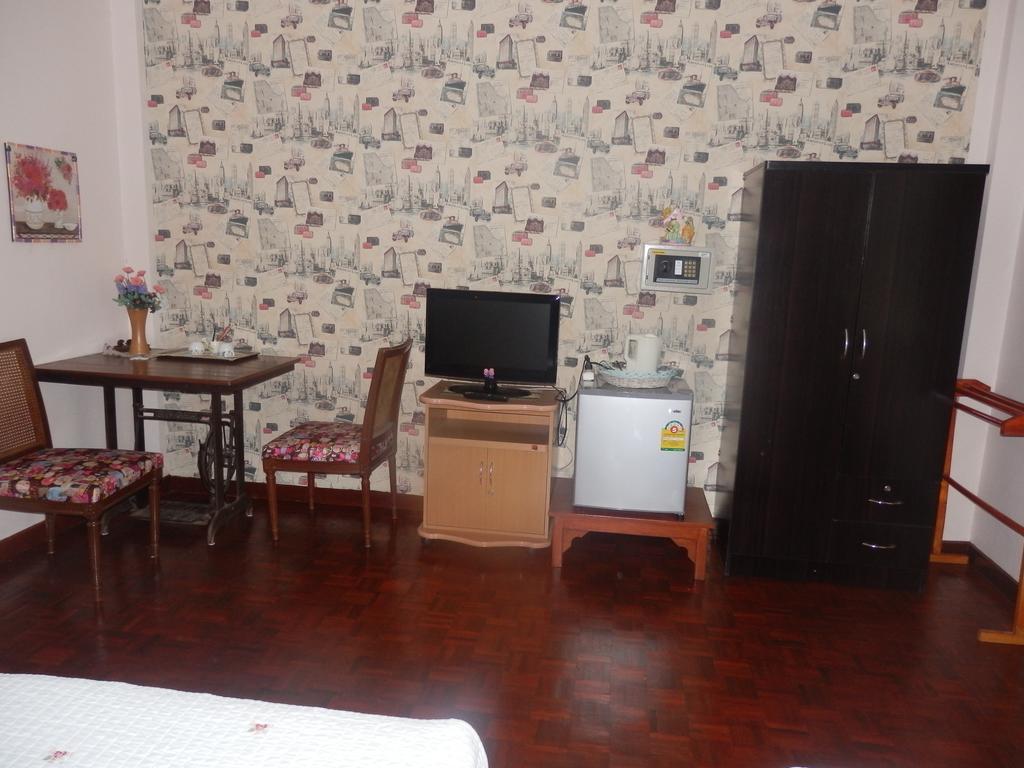 Guest house Tour
