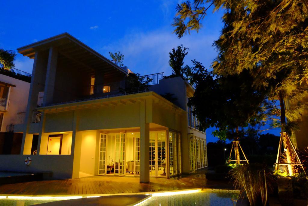 Pool Access 2 Bedrooms Autumn A116 *