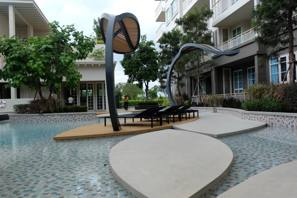 Pool Access 2 Bedrooms Autumn A116