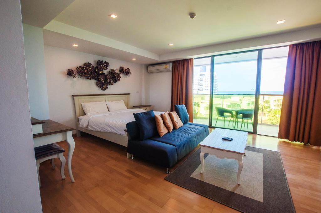 Rocco Seaview *
