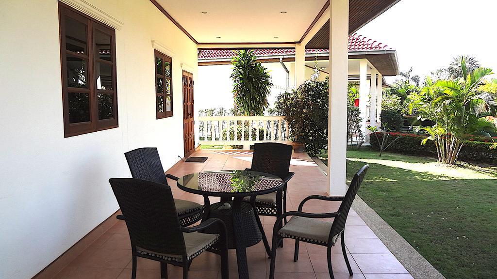 Villa Palm Village *