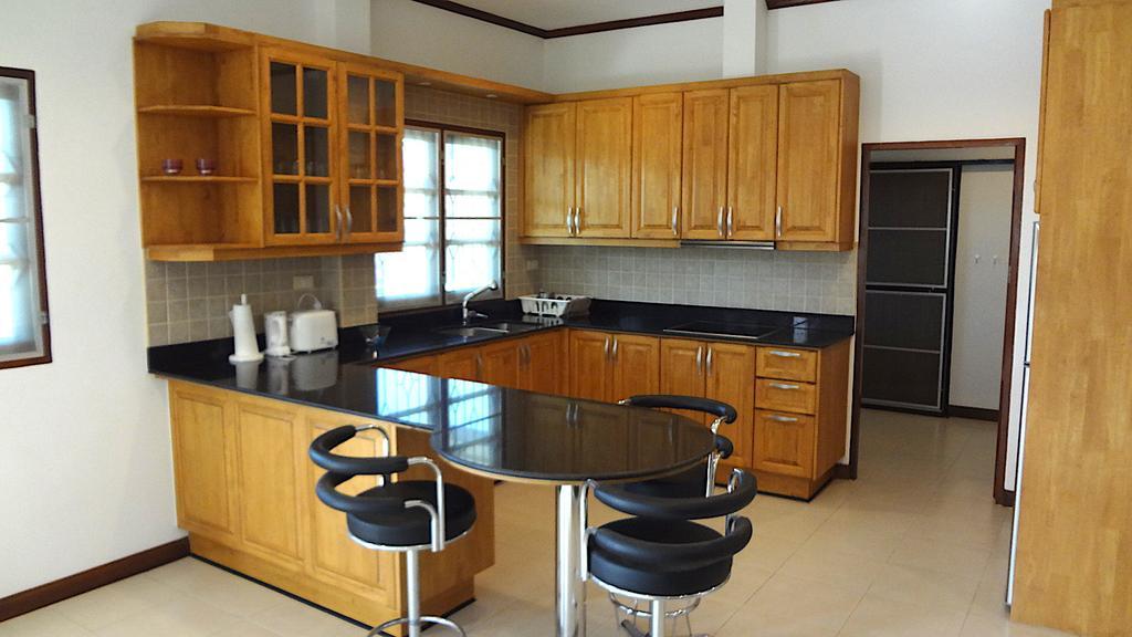Villa Palm Village *