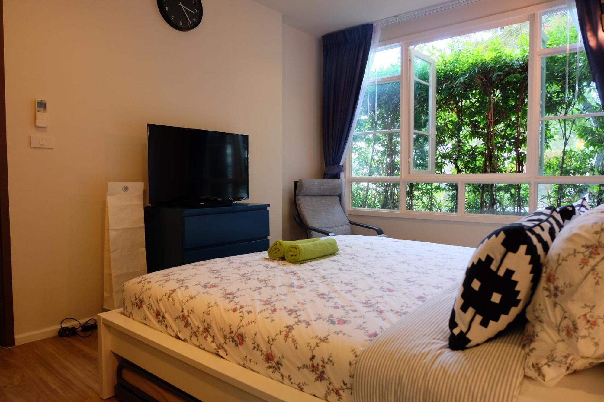 Pool Access 2 Bedrooms Autumn A116 *