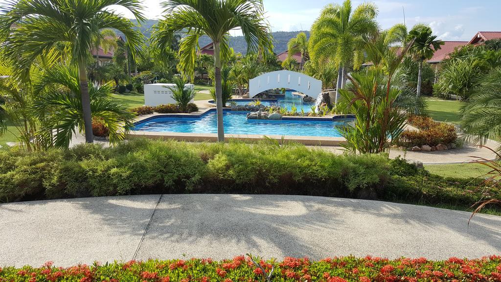 Villa Palm Village