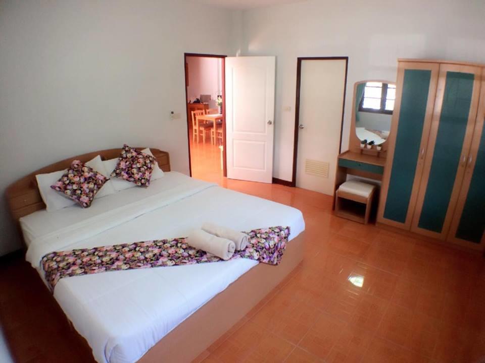 66 Pool Holiday home