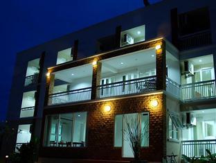 Baan Tonmai Apartment *