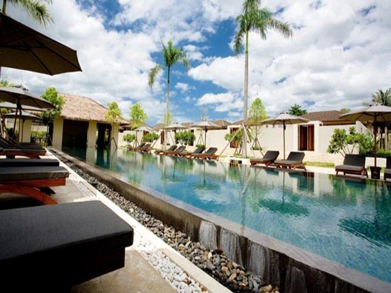 Resort Aka & HHQ