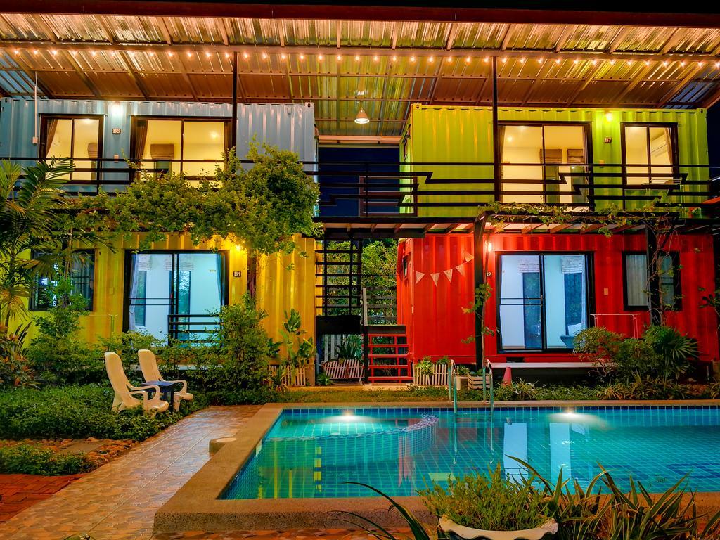Resort In Boxes Hua Hin