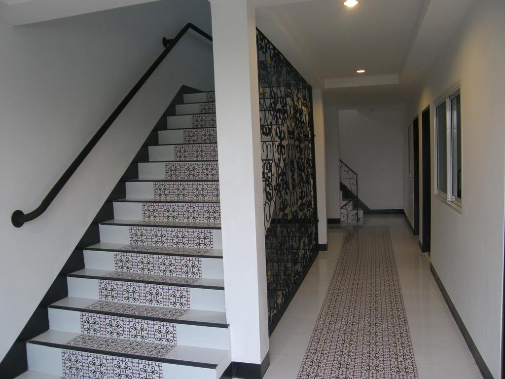 Wansabai Place 2* HHQ