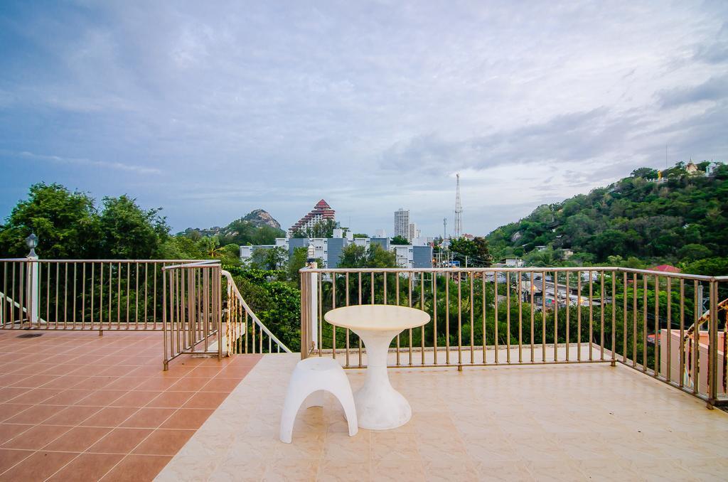 Baan Lao 3 Bedroom Town House Near The Sea Holiday home Hua Hin