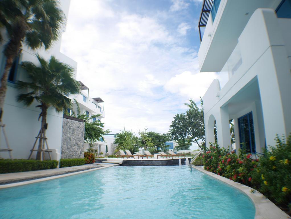 The Crest Santora Beach Front *