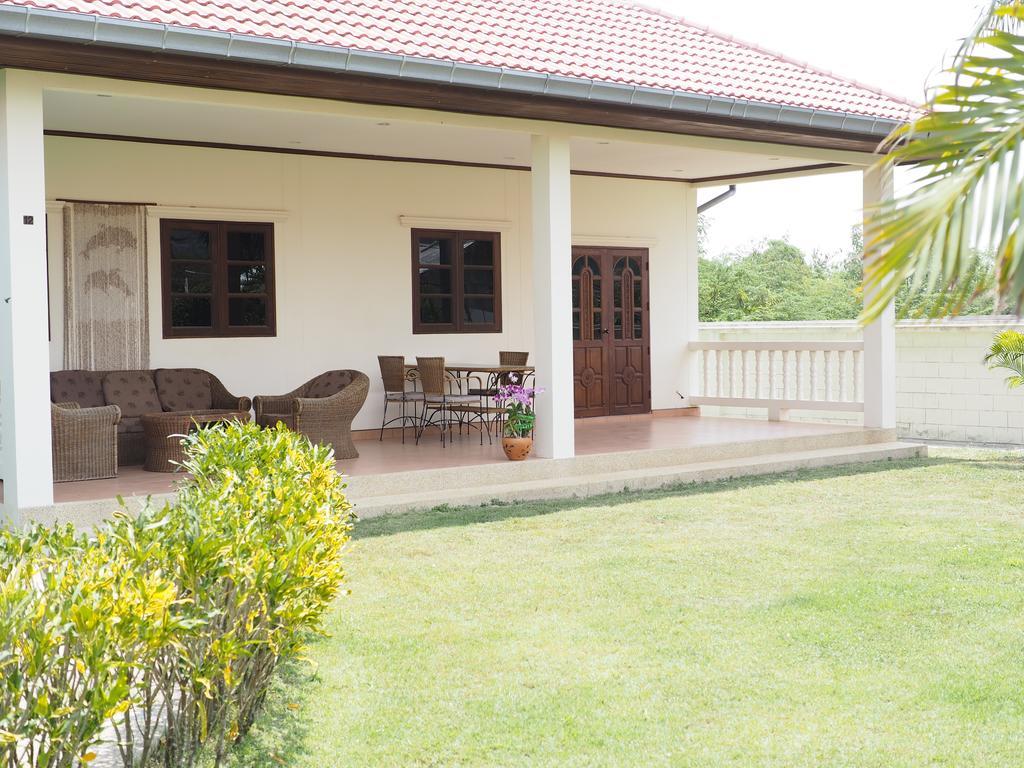 Villa Palm Village *