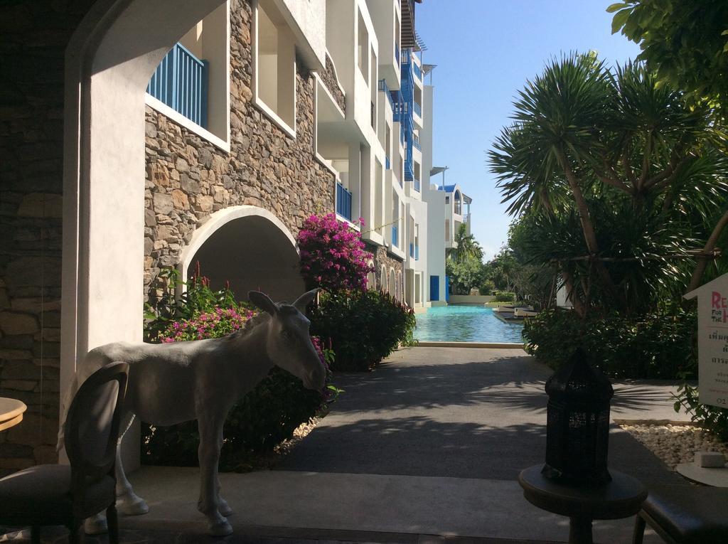 Apartment The Chelona Pool Access By Away