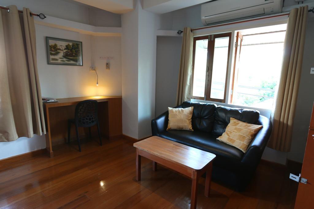 Asrama Chanchala Cafe & Hua Hin