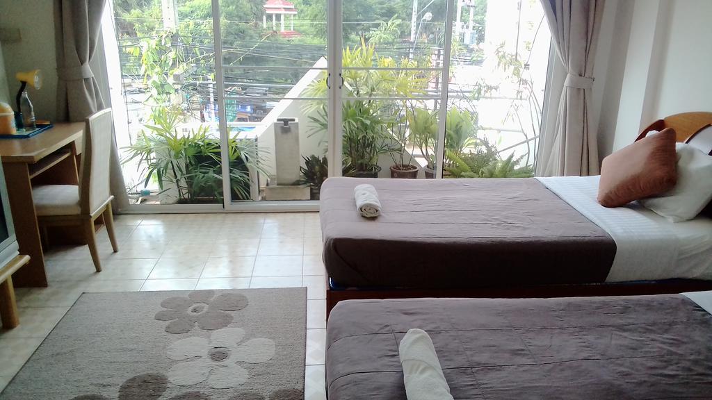 Bed & Breakfast Corner Cafe 2*